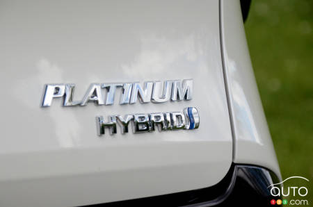 Toyota Sienna hybrid, hybrid logo